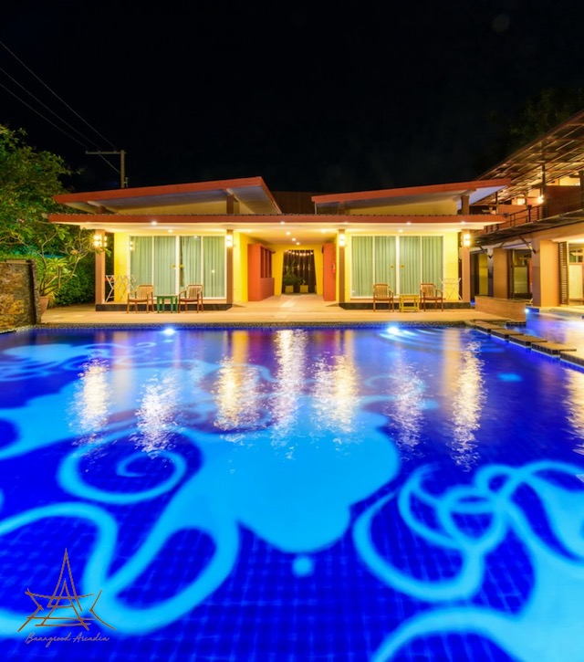 ดีลักซ์ พูล วิว