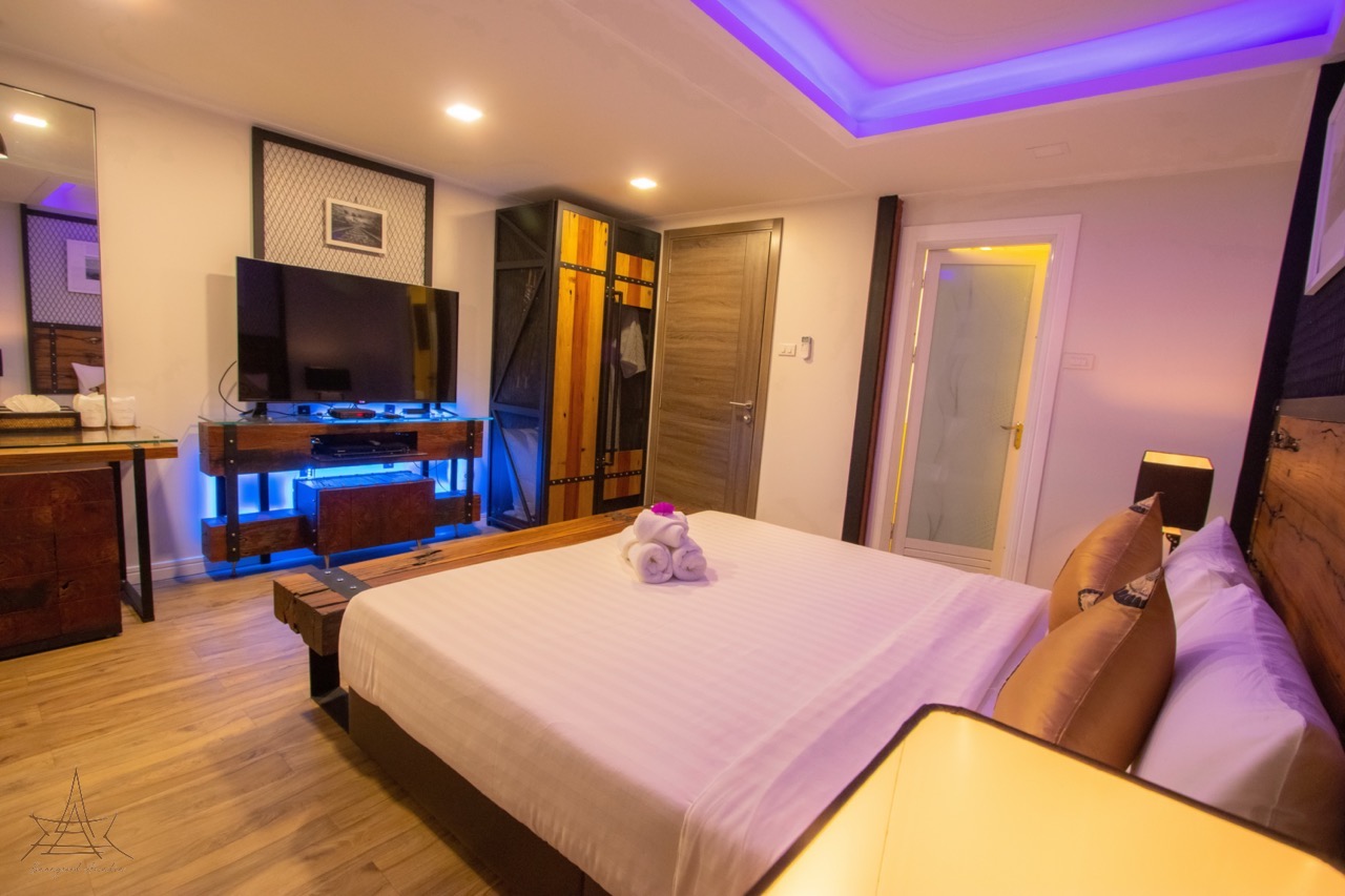 สระว่ายน้ำ